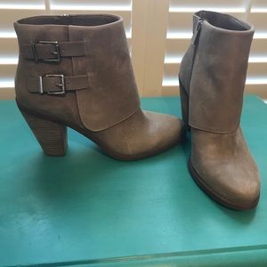 Jessica Simpson Taupe Booties Sz10